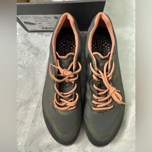 Ecco Biom Fjuel Olive Green Athletic Sneakers with Coral Laces.USsize9-9.5/EU40